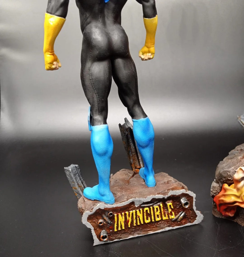 INVENCIBLE Y OMNIMAN 1/8 SCALE