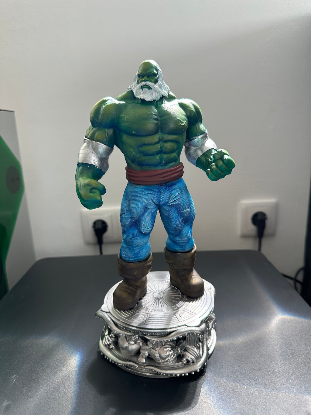 Maestro Hulk 1/10