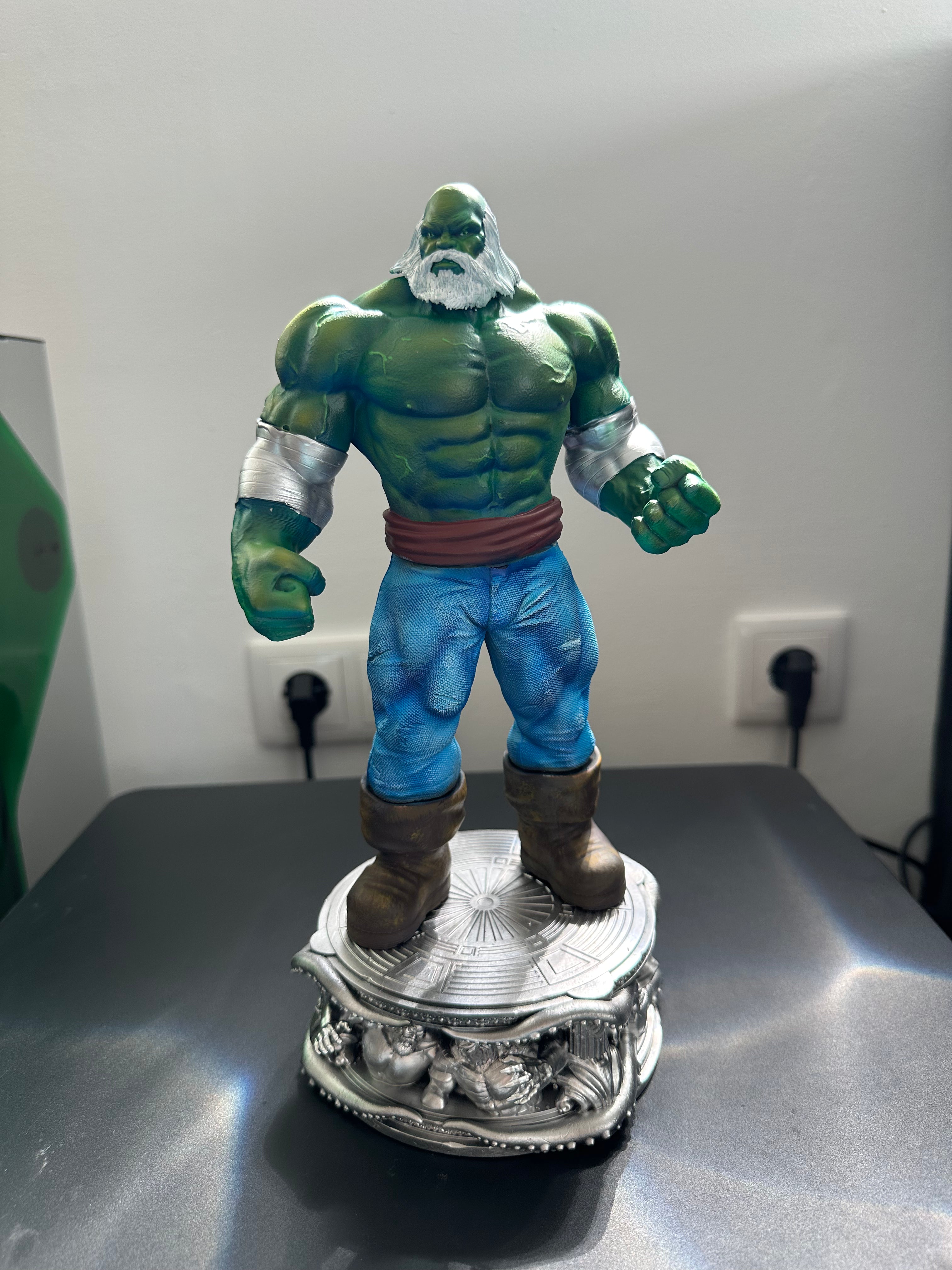 Maestro Hulk 1/10